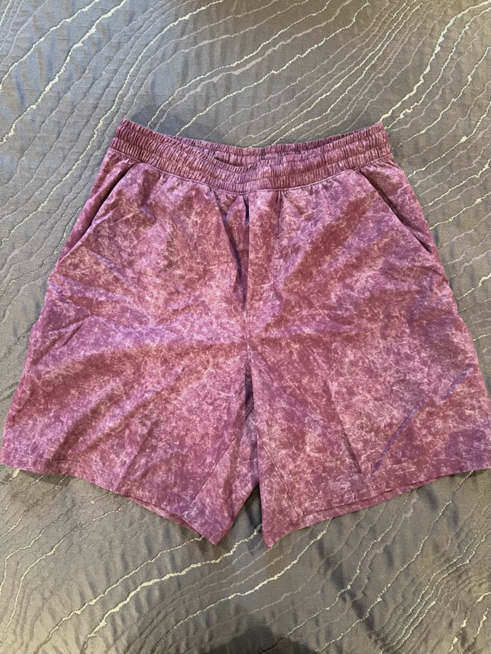 lululemon athletica Men's Gravel Dust Vintage Plum Linerless 7” Athletic Shorts